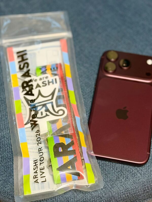 新しいiPhoneとストラップ